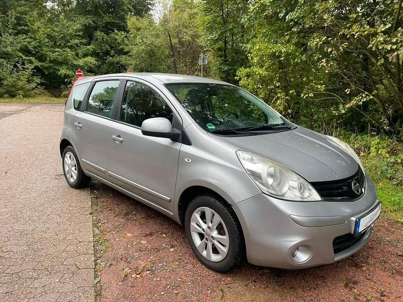Grau Gebraucht 2010 Nissan Note Acenta Van / Kleinbus | 3.000 € (Fairer Preis) - Bild 1/4