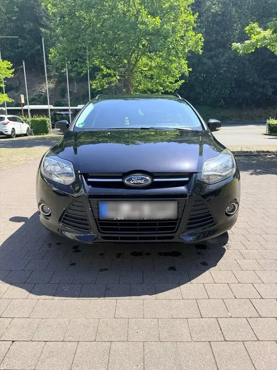 Gebraucht Ford Focus 125 PS (91 kW) 2014 Schwarz Kombi