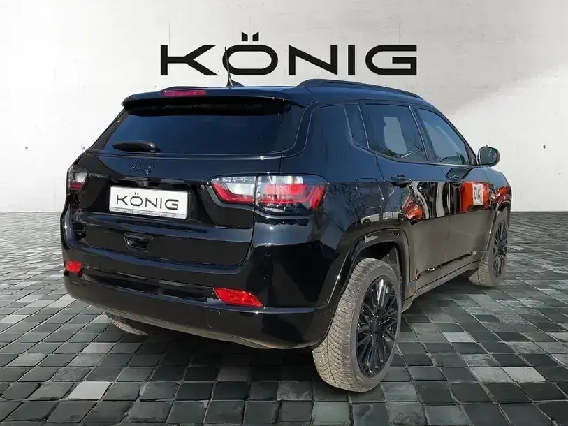 Usado Jeep Compass Altitude 131 HP (96 kW) 2024 Preto SUV