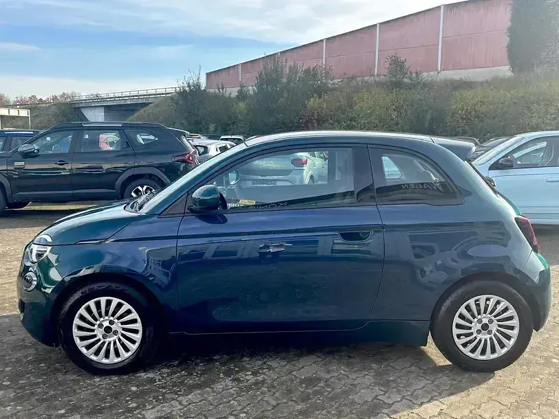 Gebraucht Fiat 500e 86 kW (118 PS) 2023 Grün Limousine