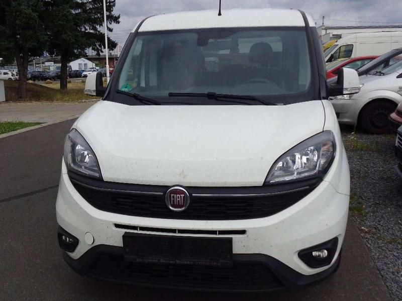 Weiß Gebraucht 2019 Fiat Doblò Van / Kleinbus | 5.199 € (Fairer Preis) - Bild 1/4