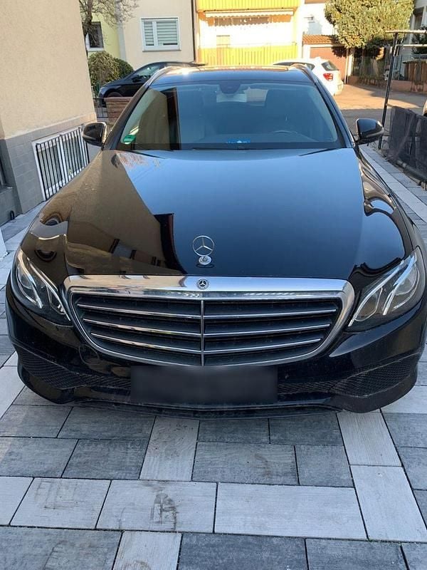 Gebraucht Mercedes E200 150 PS (110 kW) 2019 Schwarz Kombi