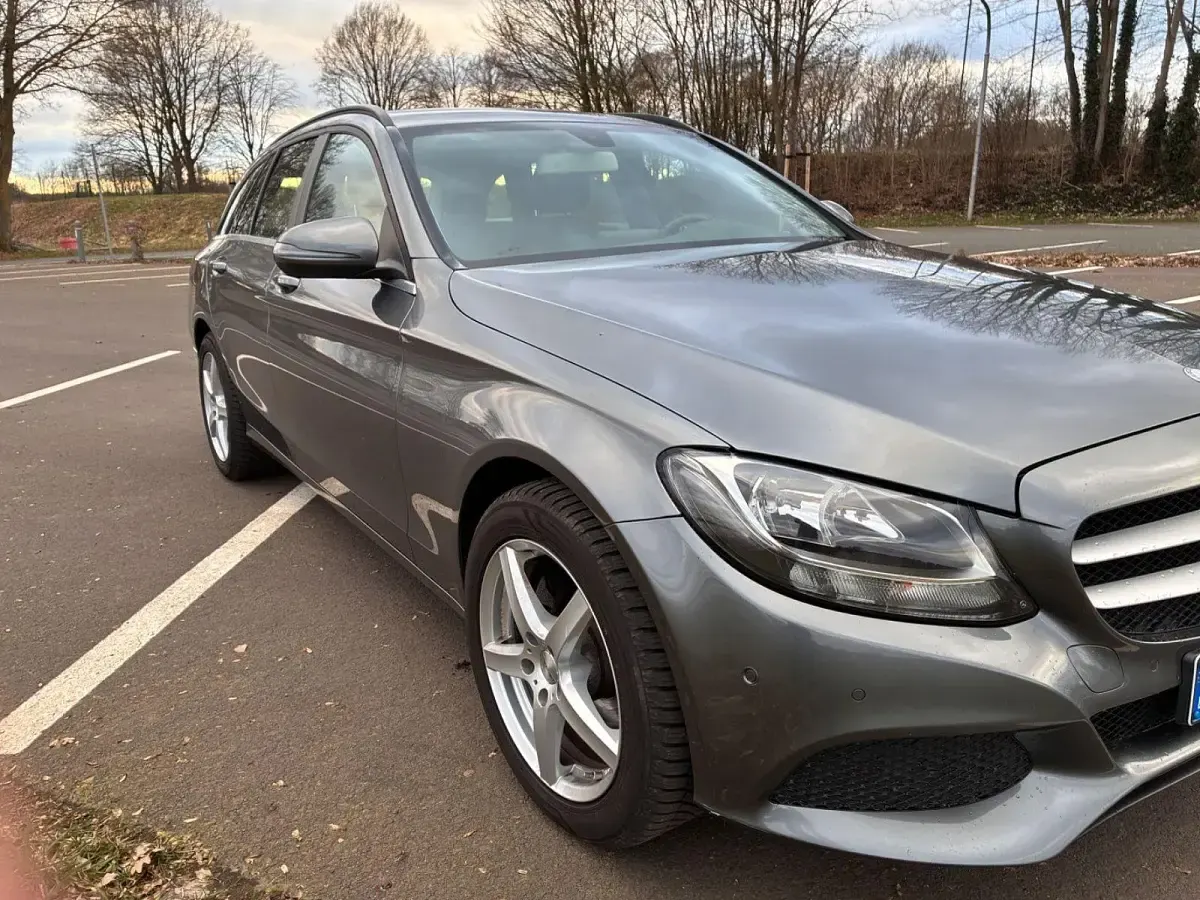 Gebraucht Mercedes 200 136 PS (100 kW) 2017 Grau Kombi