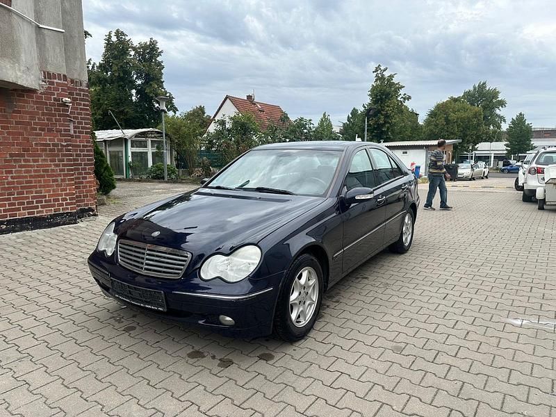 Blau Gebraucht 2005 Mercedes C200 Limousine | 2.500 € (Guter Preis) - Bild 1/4
