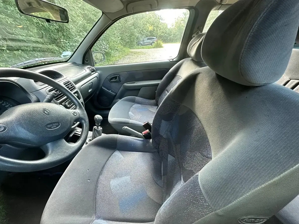 Gebraucht Renault Clio II 75 PS (55 kW) 1999 Schwarz Kleinwagen