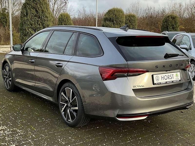 Neu Skoda Octavia SportLine 204 PS (150 kW) 2025 Grau Kombi