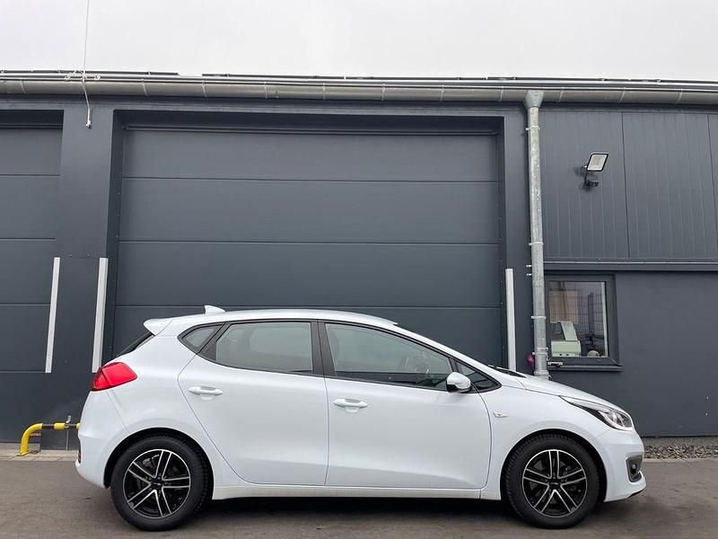 Gebraucht Kia Ceed 99 PS (72 kW) 2018 Weiß Kleinwagen