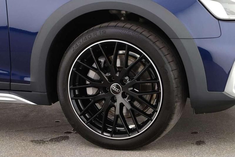 Gebraucht Audi A4 Allroad Ambiente 265 PS (194 kW) 2023 Navarrablau metallic Kombi