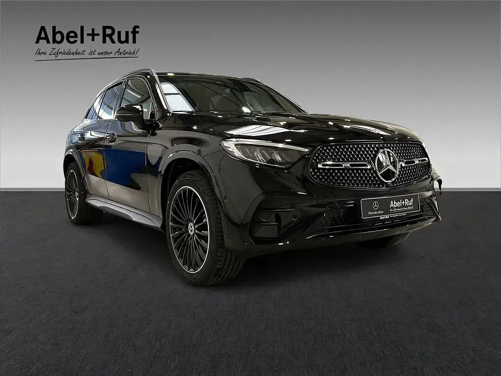 Gebraucht Mercedes GLC300e AMG 197 PS (144 kW) 2026 Schwarz SUV