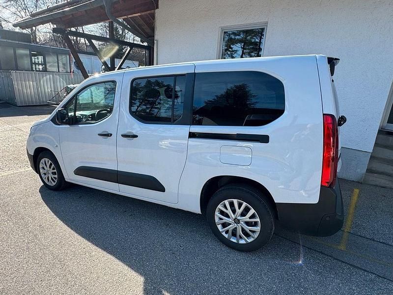 Neu Fiat Doblò Tech 131 PS (96 kW) 2025 Weiß Van / Kleinbus