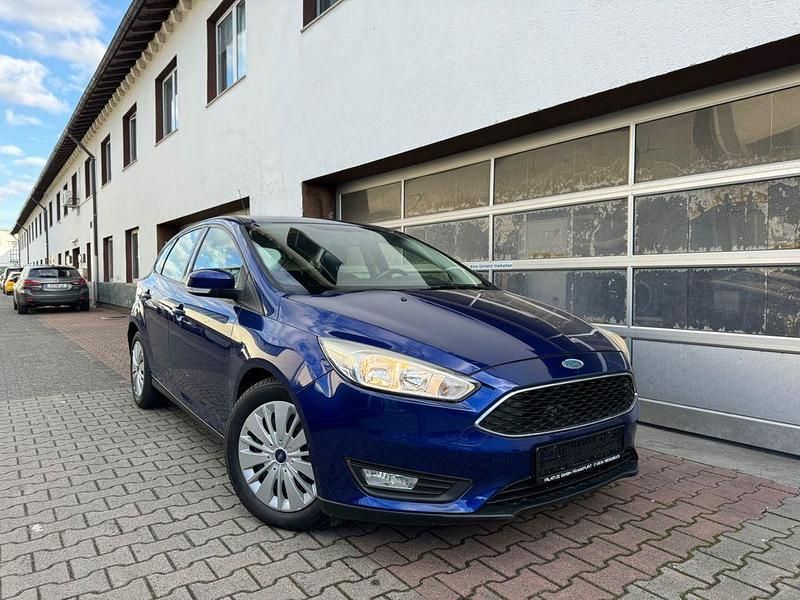 Gebraucht Ford Focus Trend 120 PS (88 kW) 2015 Blau Limousine
