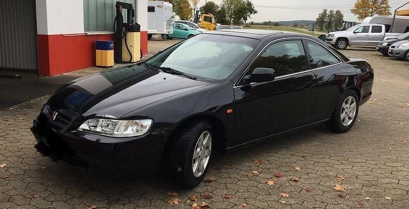 Schwarz Gebraucht 2000 Honda Accord Coupé | 6.000 € (Etwas zu teuer) - Bild 1/4