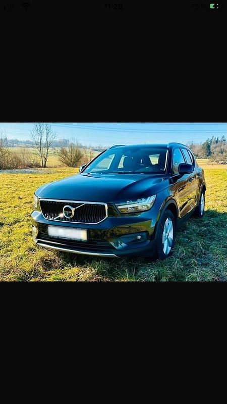 Schwarz Gebraucht 2019 Volvo XC40 Momentum SUV | 20.500 € - Bild 1/4