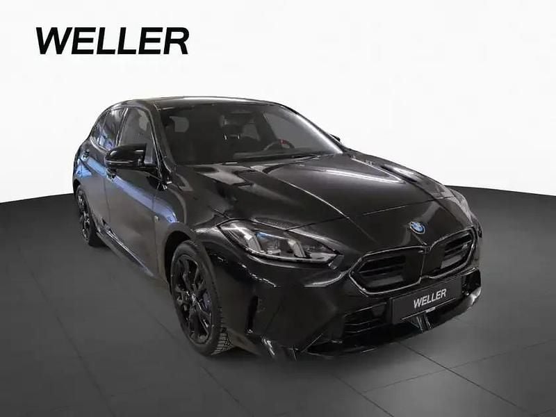 Gebraucht BMW M135 Performance 300 PS (220 kW) 2025 Black sapphire (schwarz) Kleinwagen