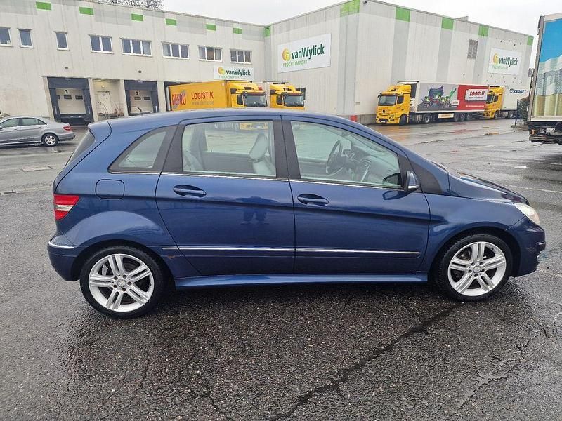 Gebraucht Mercedes B160 95 PS (69 kW) 2010 Blau Van / Kleinbus