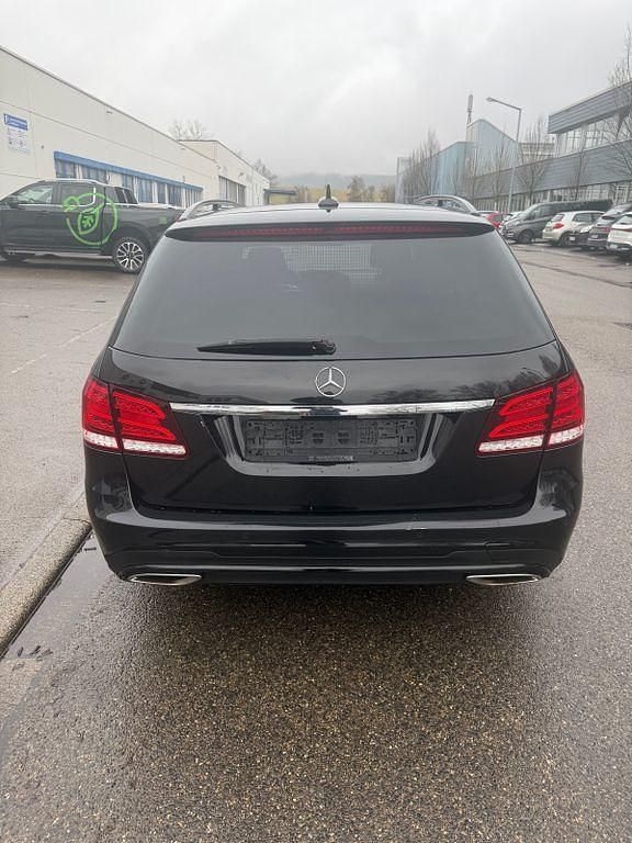 Gebraucht Mercedes E250 AMG 204 PS (150 kW) 2015 Schwarz Limousine