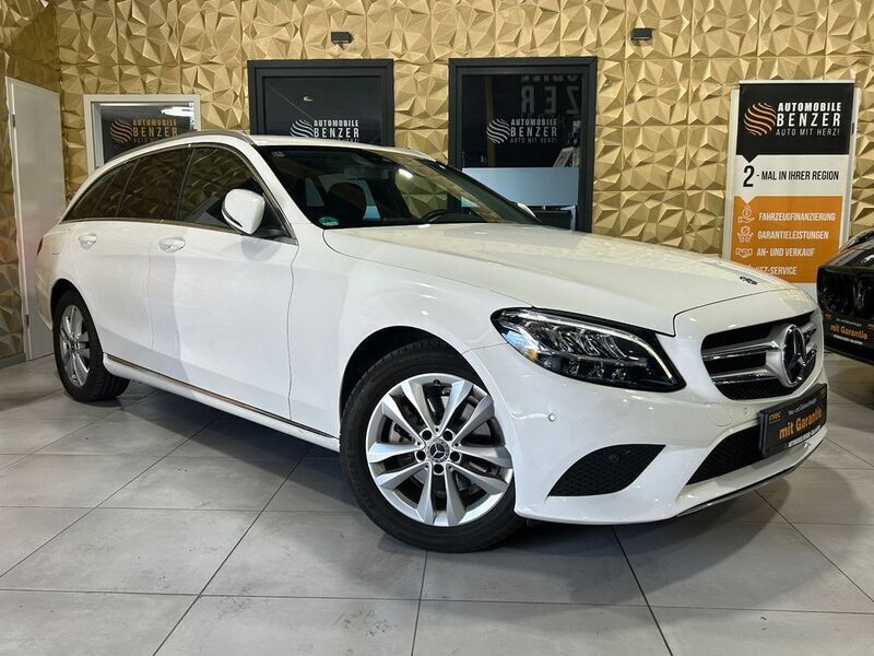 Weiß Gebraucht 2018 Mercedes C200 Limousine | 23.999 € (Superpreis) - Bild 1/4