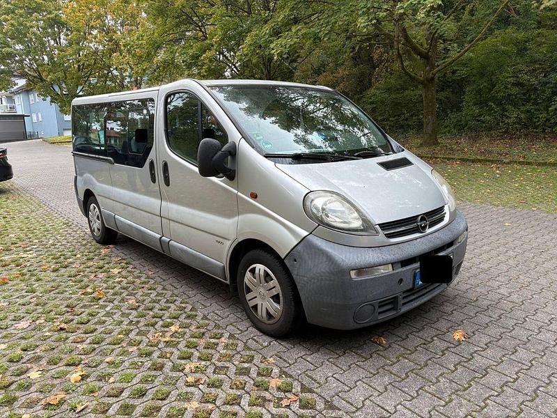 Grau Gebraucht 2004 Opel Vivaro Van | 4.500 € (Fairer Preis) - Bild 1/4