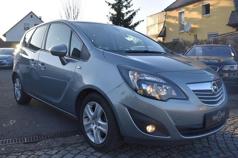 Gebraucht Opel Meriva Innovation 140 PS (102 kW) 2012 Silber Van / Kleinbus