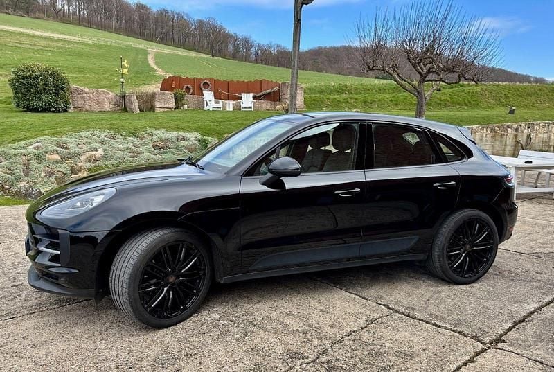 Second-hand Porsche Macan 252 CP (185 kW) 2019 Negru SUV