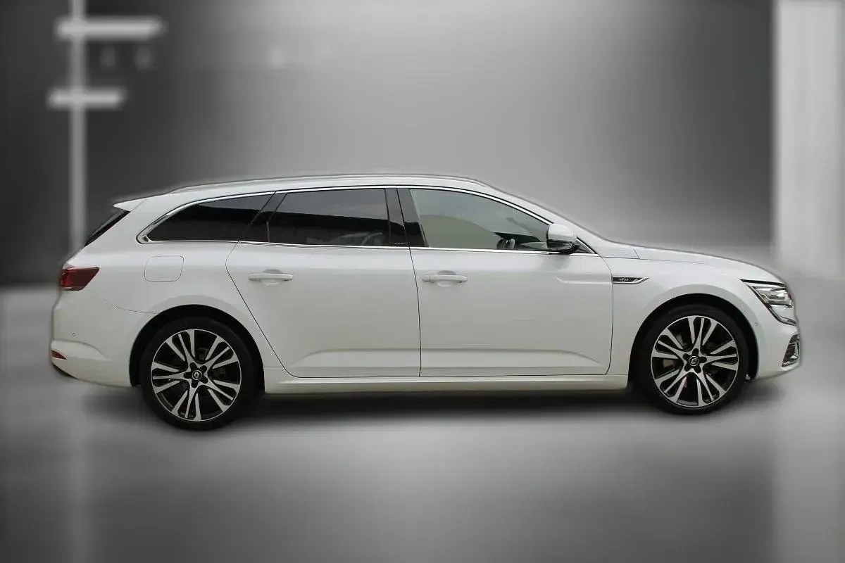 Gebraucht Renault Talisman GrandTour Initiale Paris 224 PS (164 kW) 2021 Weiß metallic Kombi