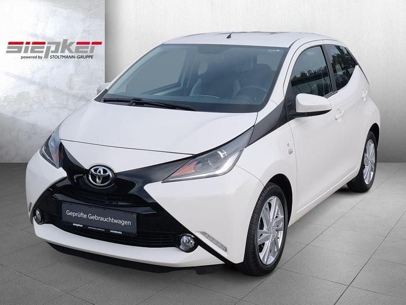 Pianosaweiß Gebraucht 2017 Toyota Aygo Business Edition Kleinwagen | 8.990 € (Guter Preis) - Bild 1/4