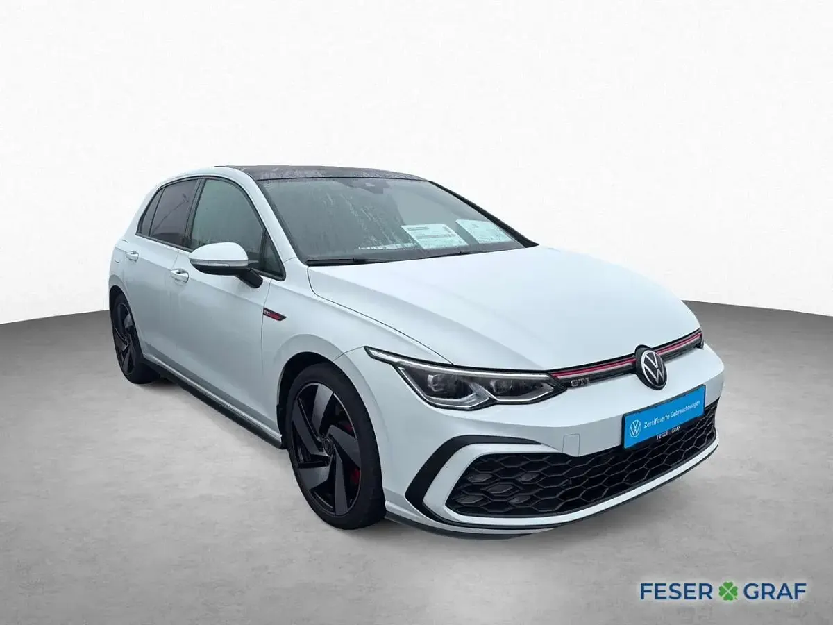 Second-hand VW Golf VIII GTI 245 CP (180 kW) 2024 Alb Berlinǎ