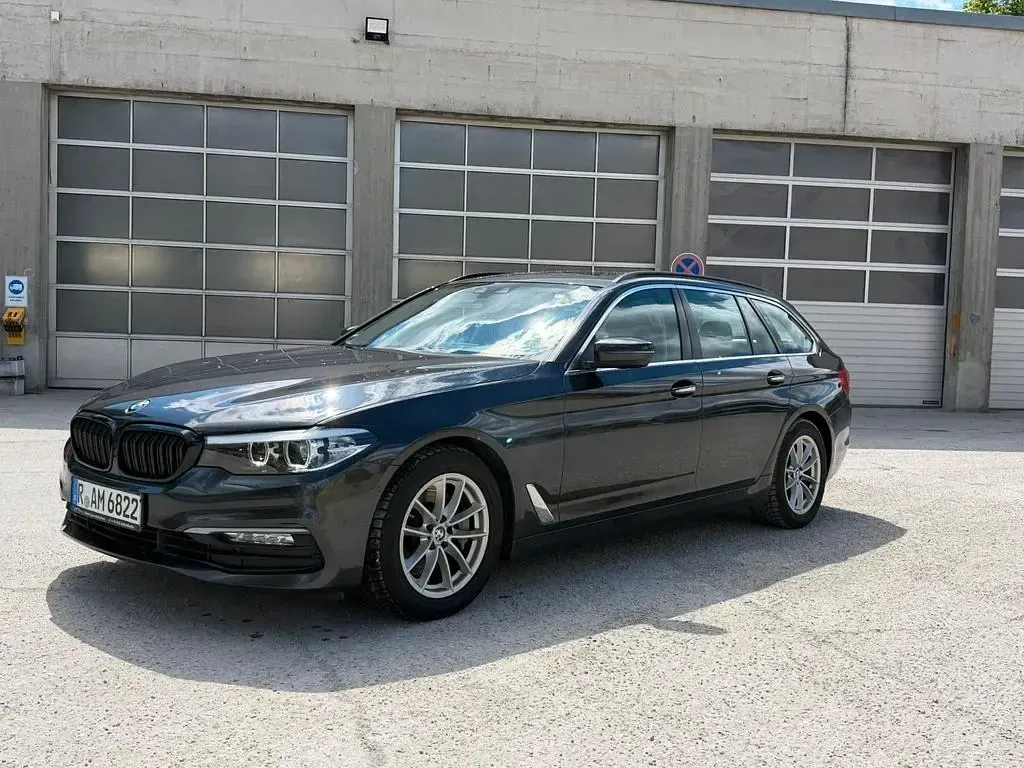 Używany BMW 530 265 KM (194 kW) 2018 Szary Kombi