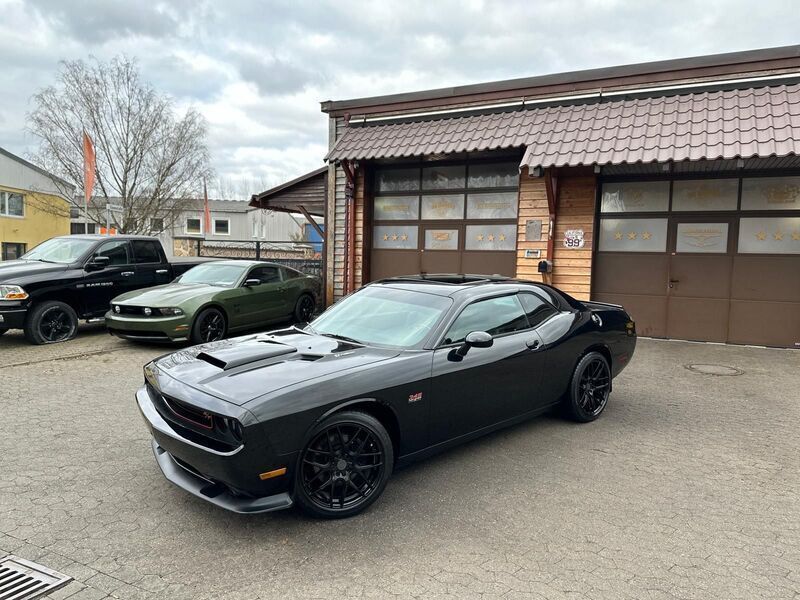 Black metallic Gebraucht 2012 Dodge Challenger Coupé | 27.900 € (Teuer) - Bild 1/4
