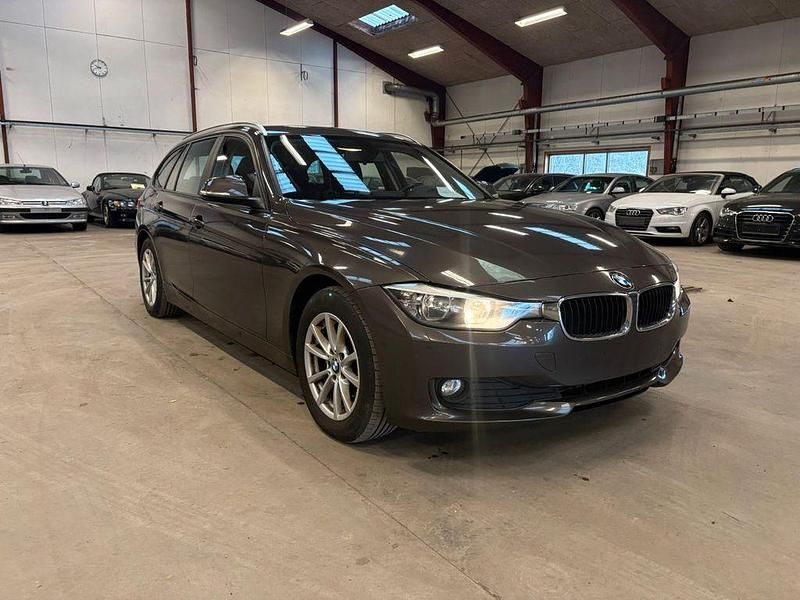 Gebraucht BMW 320 184 PS (135 kW) 2015 Braun Kombi