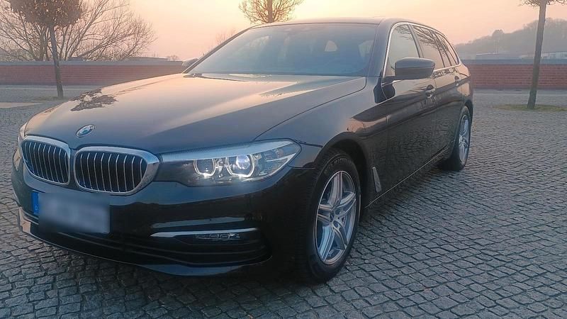 Schwarz Gebraucht 2019 BMW 520 Kombi | 24.900 € (Guter Preis) - Bild 1/4