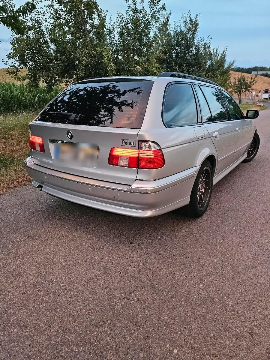 Gebraucht BMW 530 Executive 193 PS (141 kW) 2002 Silber Kombi