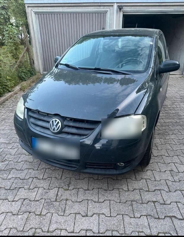 Grau Gebraucht 2010 VW Fox Kleinwagen | 300 € (Superpreis) - Bild 1/4