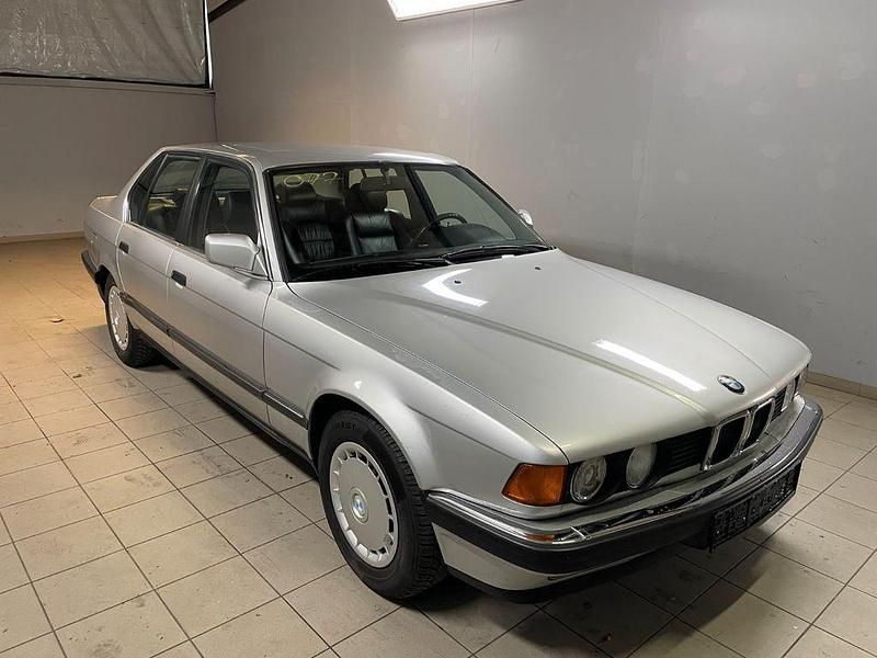 Gebraucht BMW 730 188 PS (138 kW) 1989 Silber Limousine