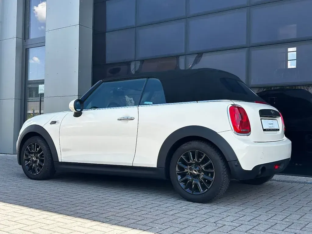 Gebraucht Mini One Cabriolet Pepper 102 PS (75 kW) 2017 Pepper (old english) white Cabrio