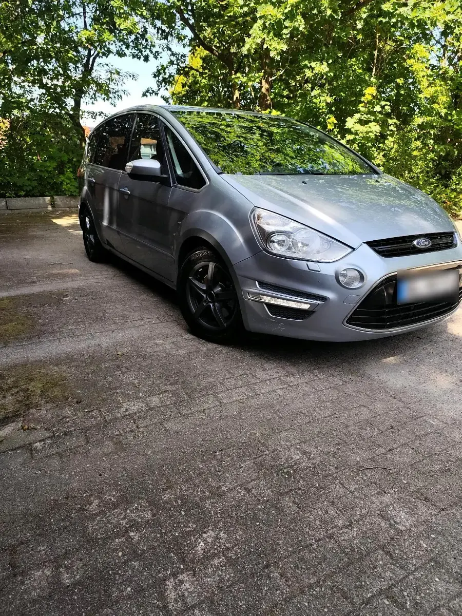 Gebraucht Ford S-MAX Titanium 163 PS (119 kW) 2012 Silber Van / Kleinbus