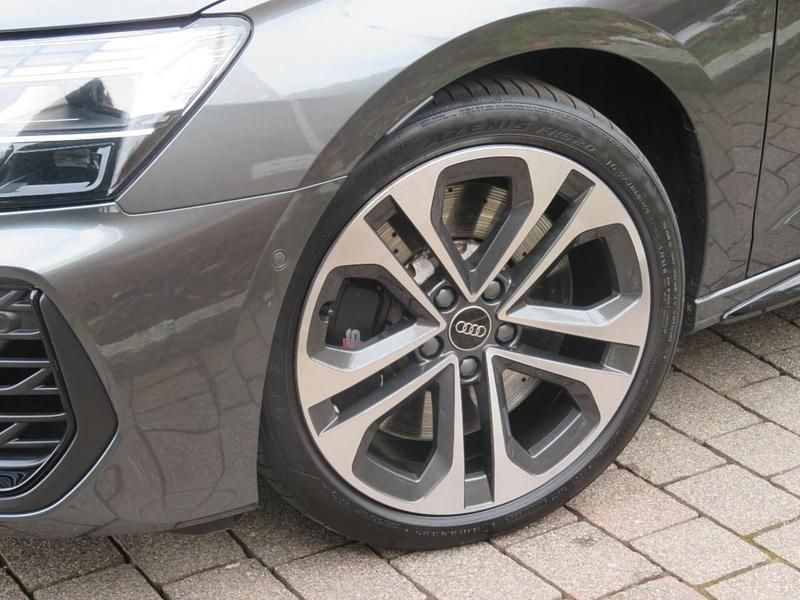 Gebraucht Audi S3 Sport 333 PS (244 kW) 2024 Grau Limousine