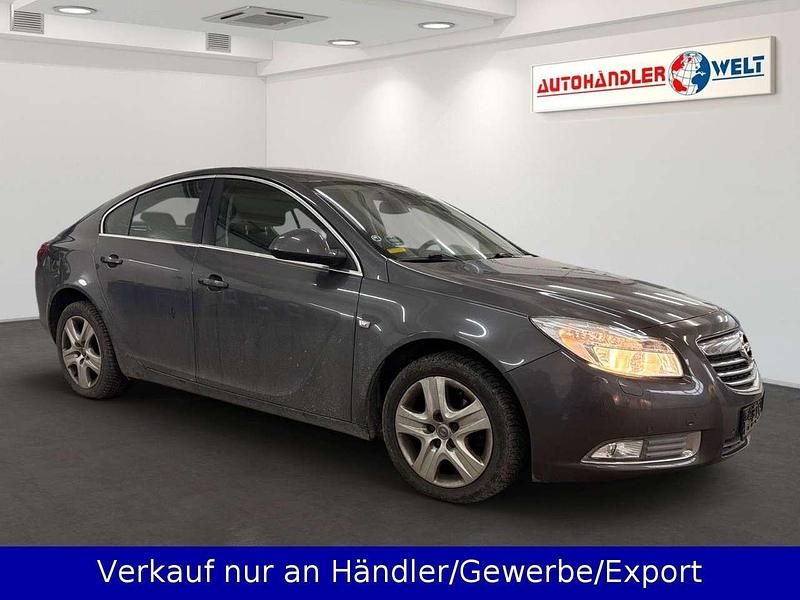 Gebraucht Opel Insignia 140 PS (102 kW) 2011 Grau Limousine