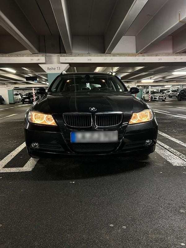 Gebraucht BMW 318 129 PS (94 kW) 2007 Schwarz Kombi