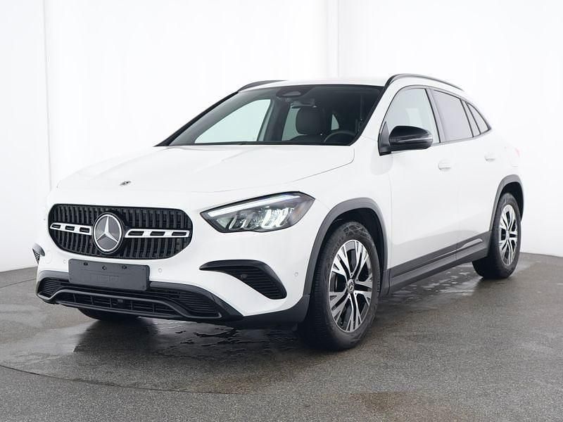 Unilack polarweiß Gebraucht 2024 Mercedes GLA180 Advanced SUV | 34.890 € (Fairer Preis) - Bild 1/4