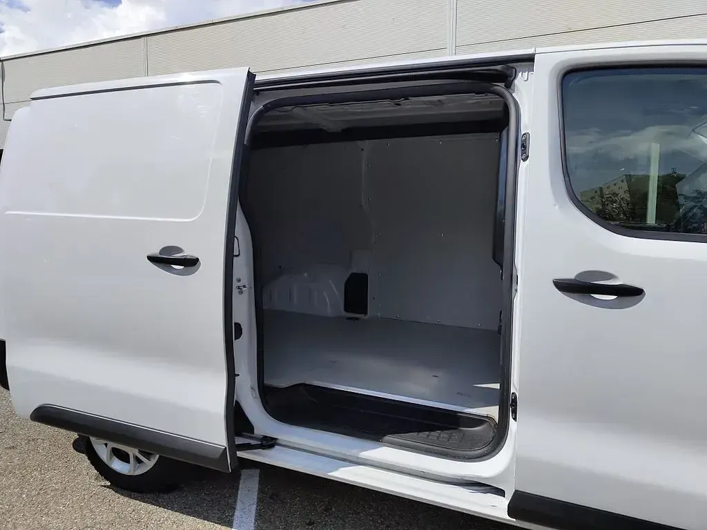 Używany Citroën Jumpy 179 KM (131 kW) 2022 Biały Minivan