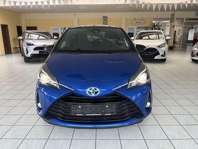 Gebraucht Toyota Yaris Hybrid Style 75 PS (55 kW) 2019 Kleinwagen