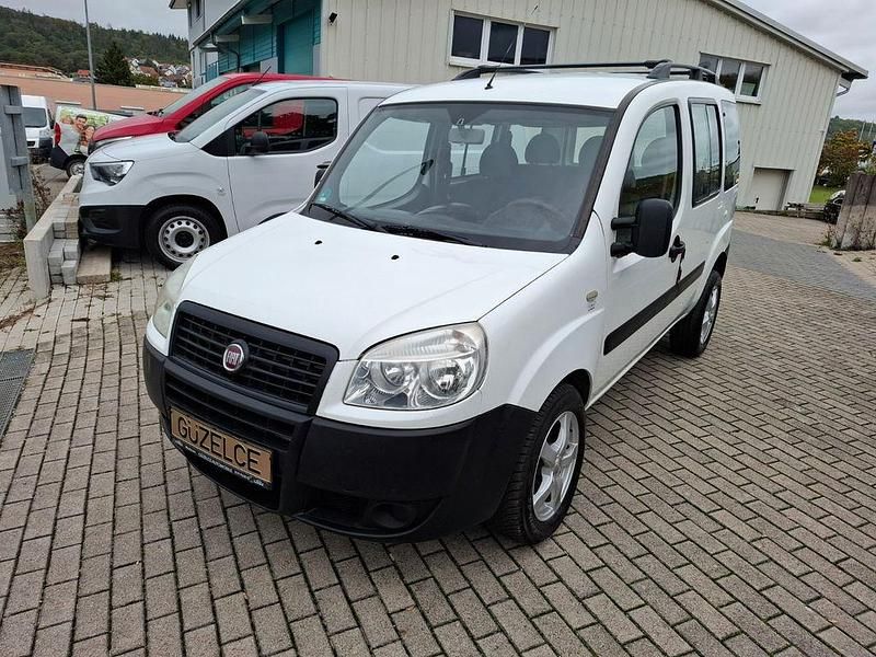 Weiß Gebraucht 2010 Fiat Doblò Van / Kleinbus | 3.999 € (Fairer Preis) - Bild 1/4