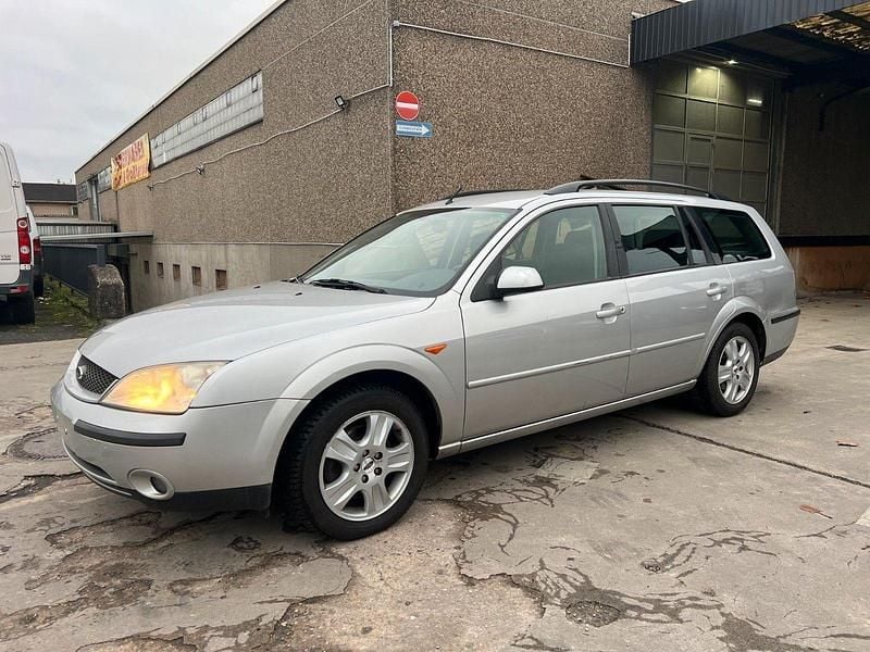 Gebraucht Ford Mondeo Trend 145 PS (106 kW) 2002 Grau Kombi
