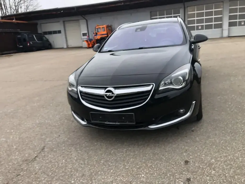 Gebraucht Opel Insignia Sport 170 PS (125 kW) 2016 Schwarz Kombi