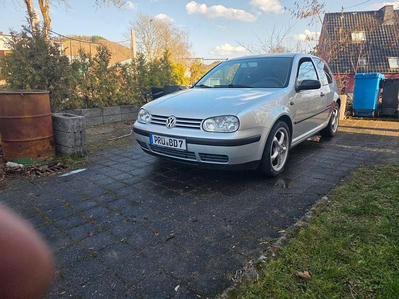 Gebraucht VW Golf III Basis 90 PS (66 kW) 1999 Silber Limousine