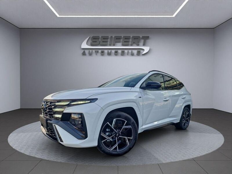 Serenity white / mic Neu 2025 Hyundai Tucson N Line SUV | 43.990 € (Fairer Preis) - Bild 1/4