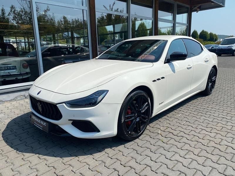 Gebraucht Maserati Ghibli 349 PS (256 kW) 2020 Weiß Limousine