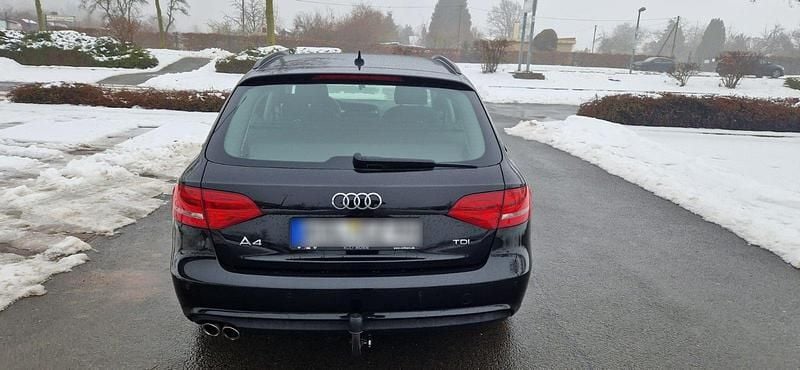 Gebraucht Audi A4 177 PS (130 kW) 2014 Schwarz Kombi