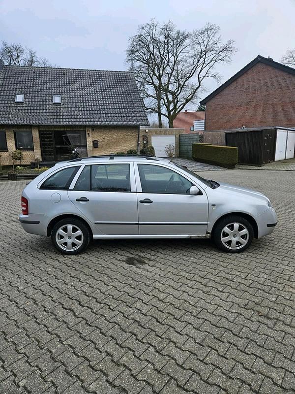 Gebraucht Skoda Fabia 75 PS (55 kW) 2002 Silber Kombi